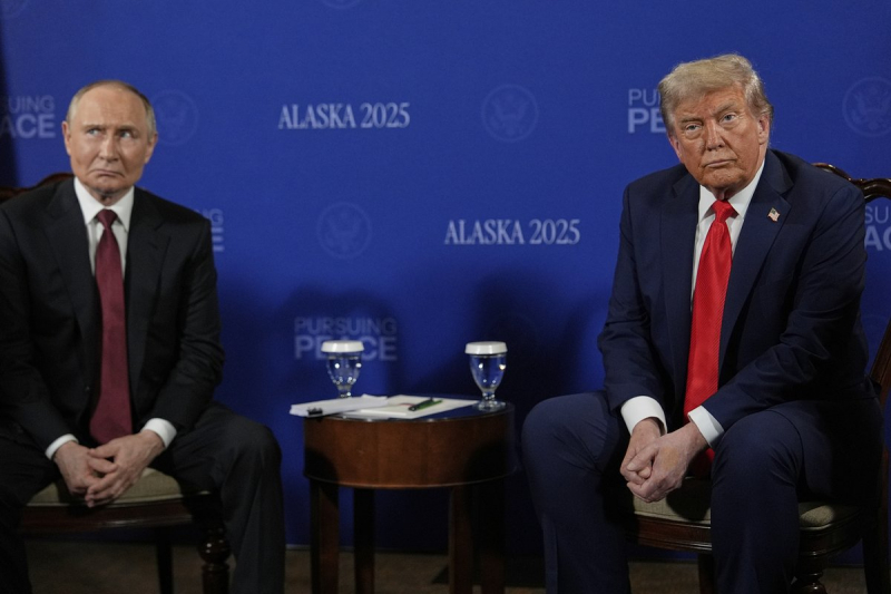 Путин и Трамп начали встречу на Аляске