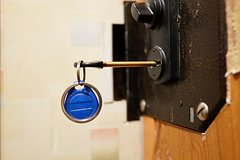 В российском городе медсестра решила вернуть проданную квартиру и заявила о невменяемости